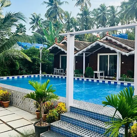 Hotel The Golden Inn -- Studio Rooms -Special For Families, Corporate, Groups, Couples